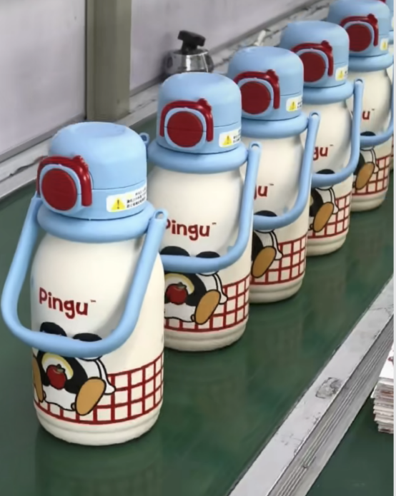 ในการสร้าง Thermos Cup ไม่เพียง แต่จำเป็นที่จะต้องมีรูปลักษณ์ที่สวยงามเท่านั้น แต่ยังต้องมีความรอบรู้ทั้งภายในและภายนอก